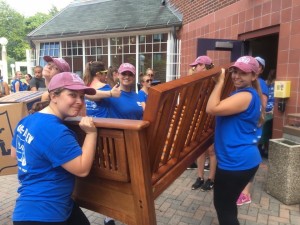 Students volunteer to help freshmen move into their residence halls during Welcome Weekend. 